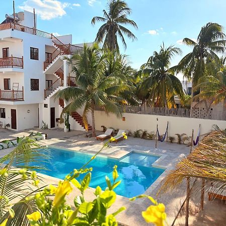 Mexhe Hotel El Cuyo Ngoại thất bức ảnh