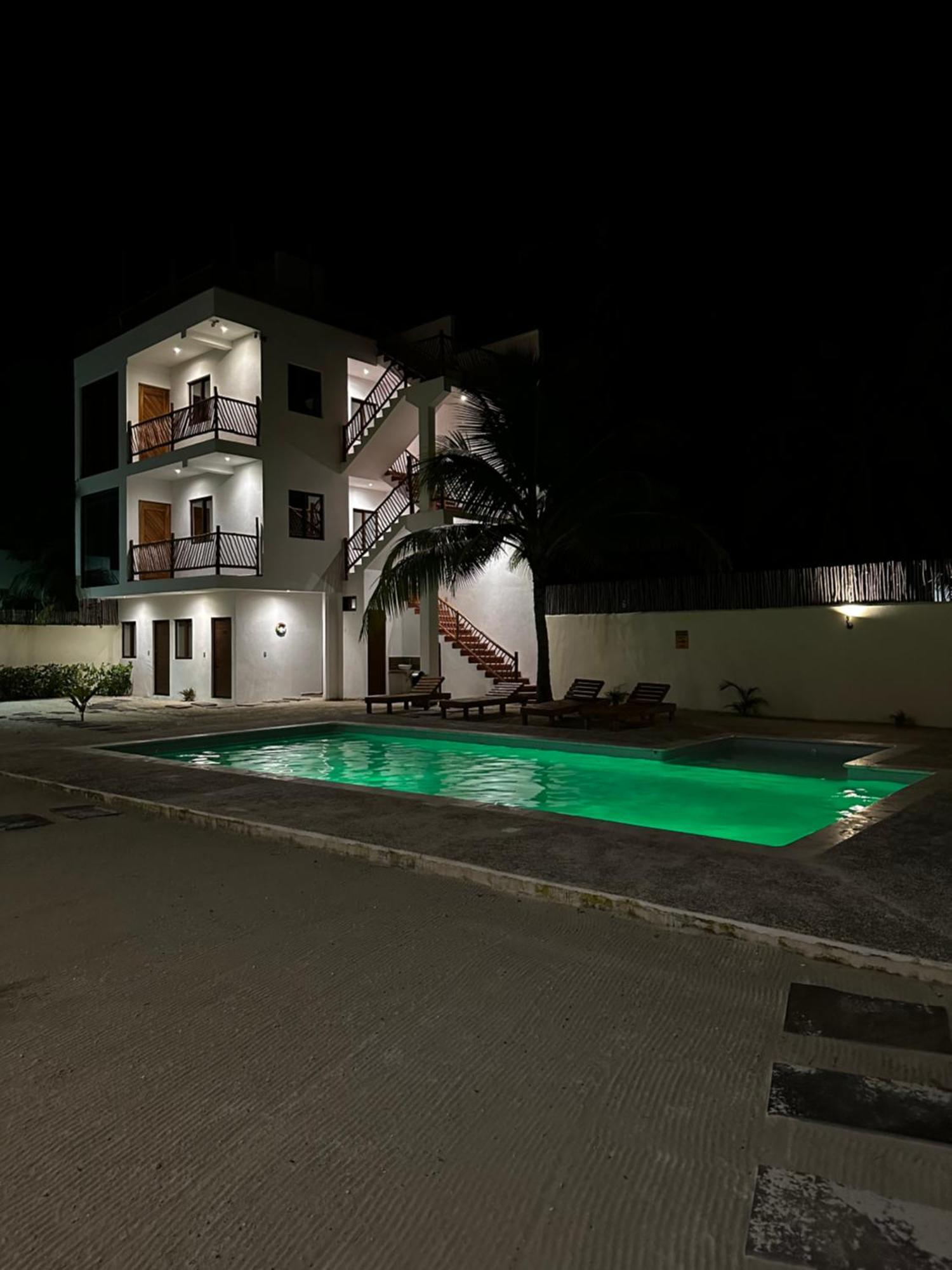 Mexhe Hotel El Cuyo Ngoại thất bức ảnh