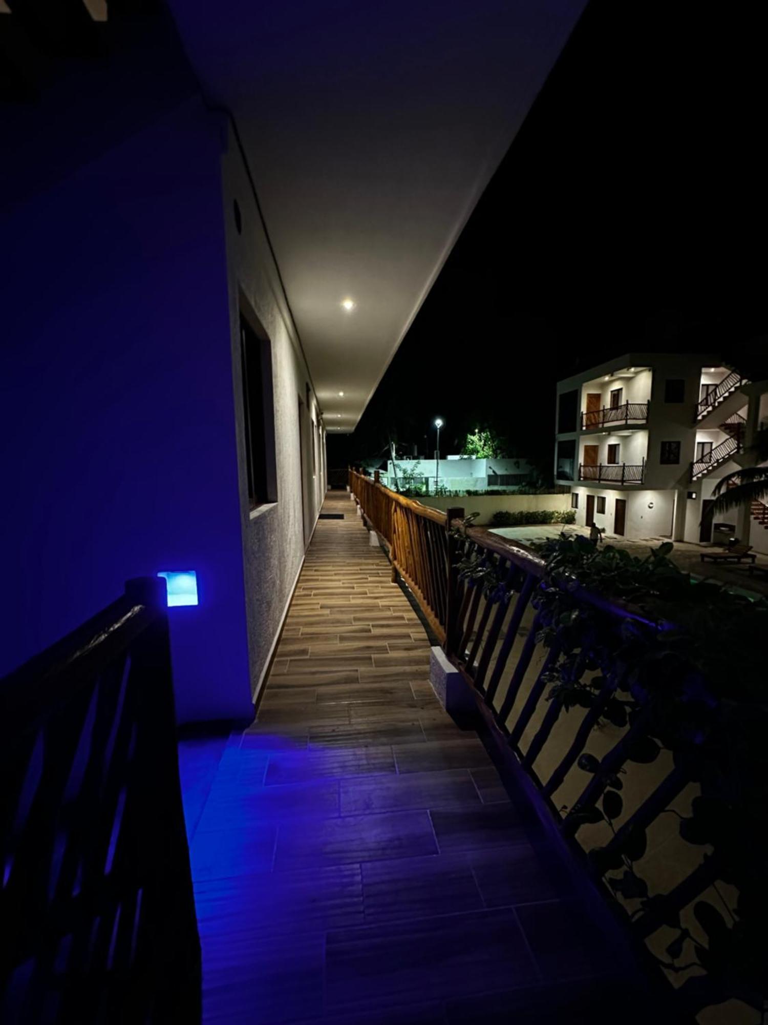 Mexhe Hotel El Cuyo Ngoại thất bức ảnh