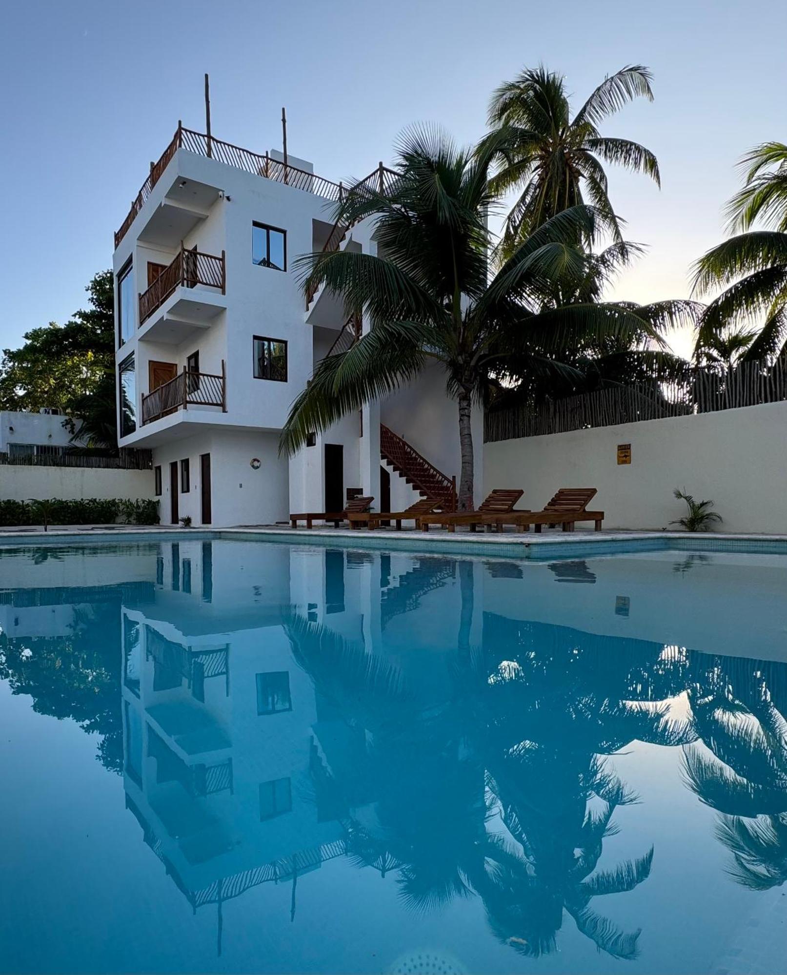 Mexhe Hotel El Cuyo Ngoại thất bức ảnh