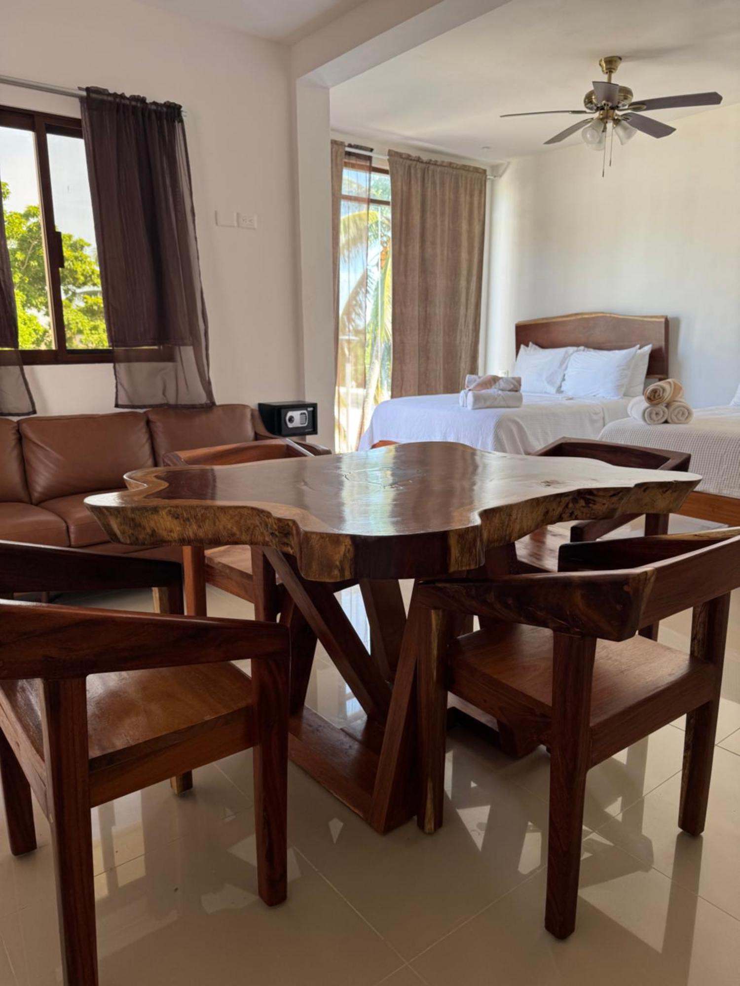 Mexhe Hotel El Cuyo Ngoại thất bức ảnh