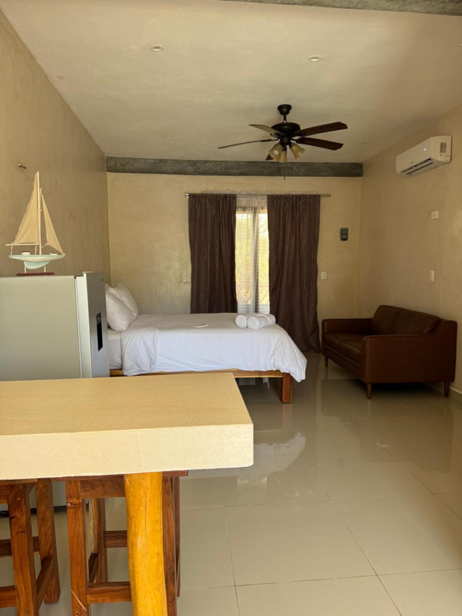 Mexhe Hotel El Cuyo Ngoại thất bức ảnh