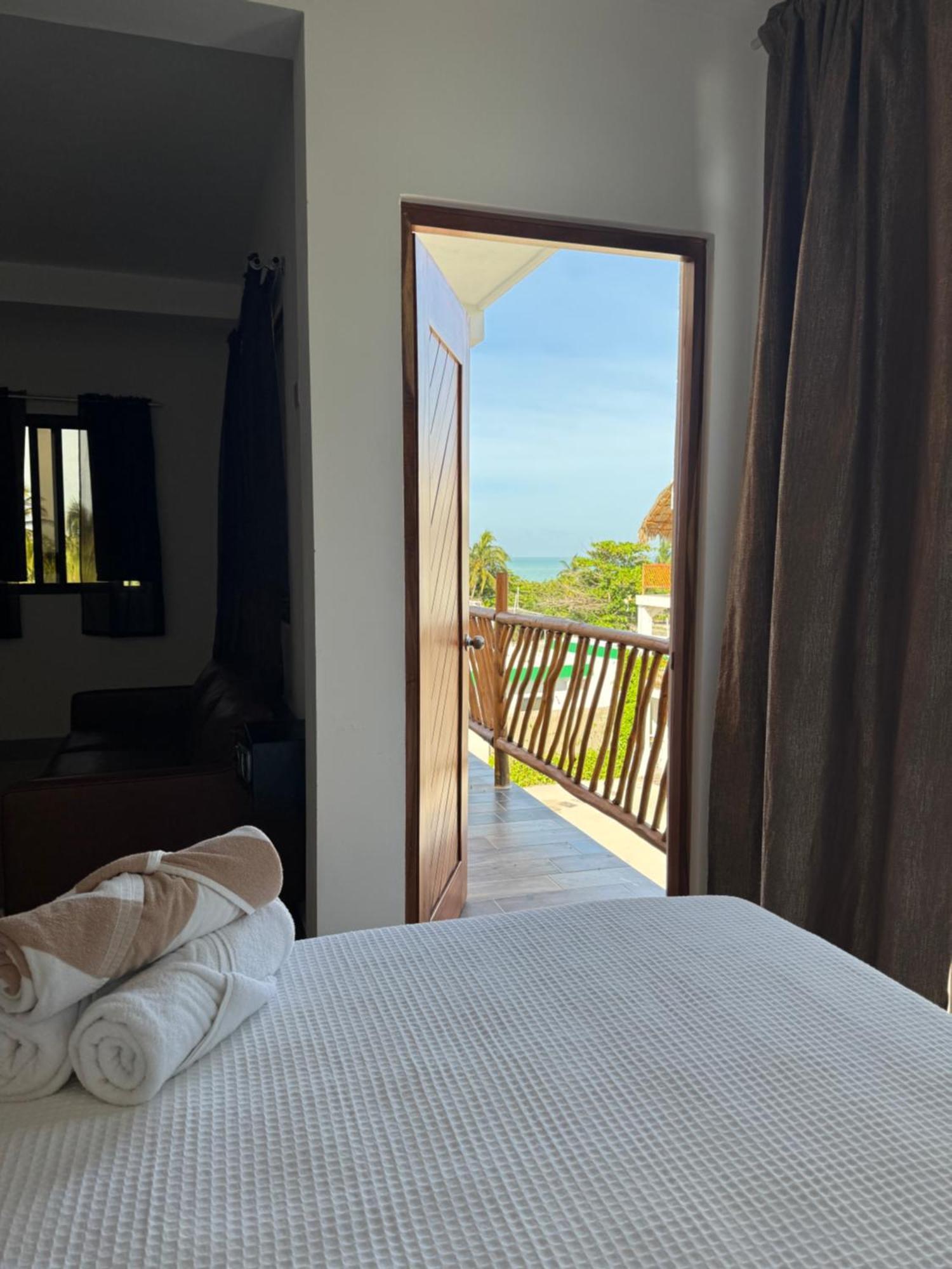 Mexhe Hotel El Cuyo Ngoại thất bức ảnh