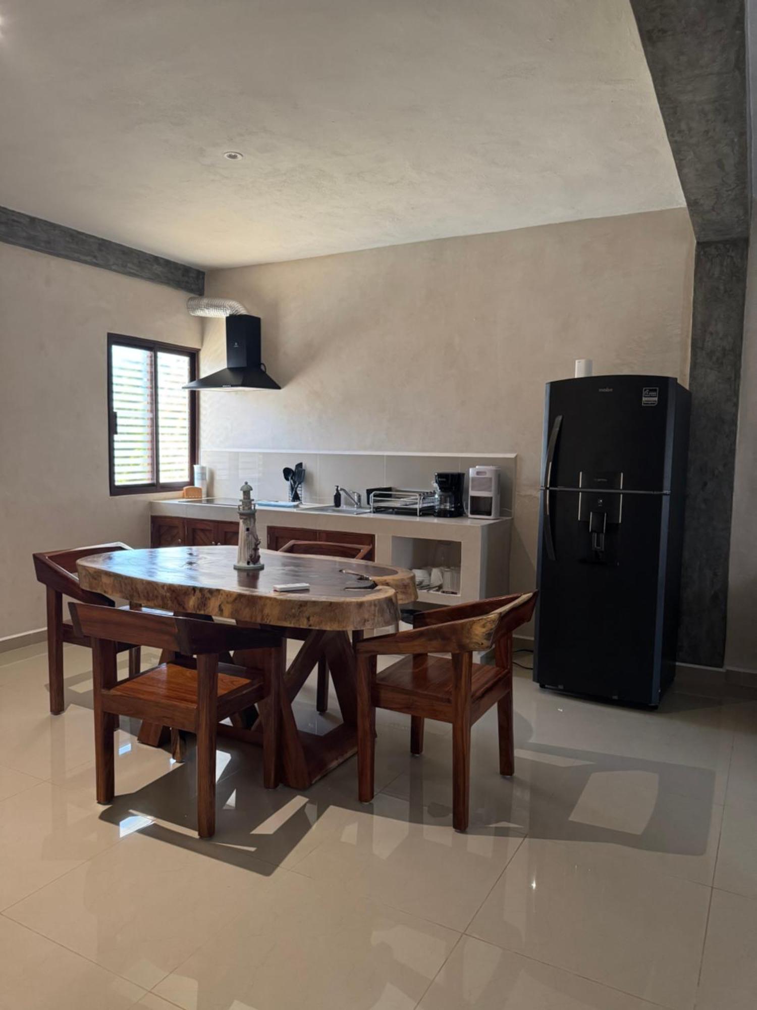 Mexhe Hotel El Cuyo Ngoại thất bức ảnh