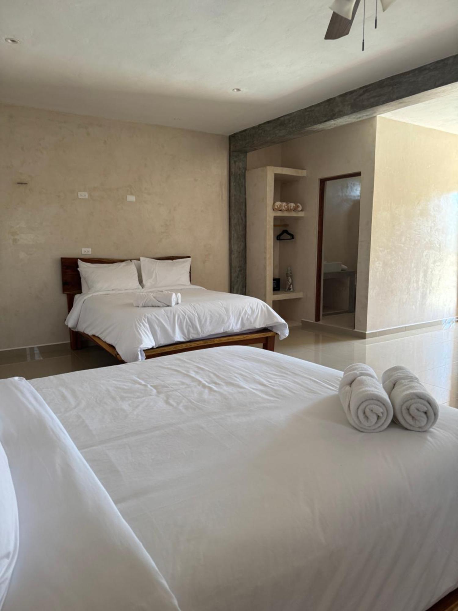 Mexhe Hotel El Cuyo Ngoại thất bức ảnh