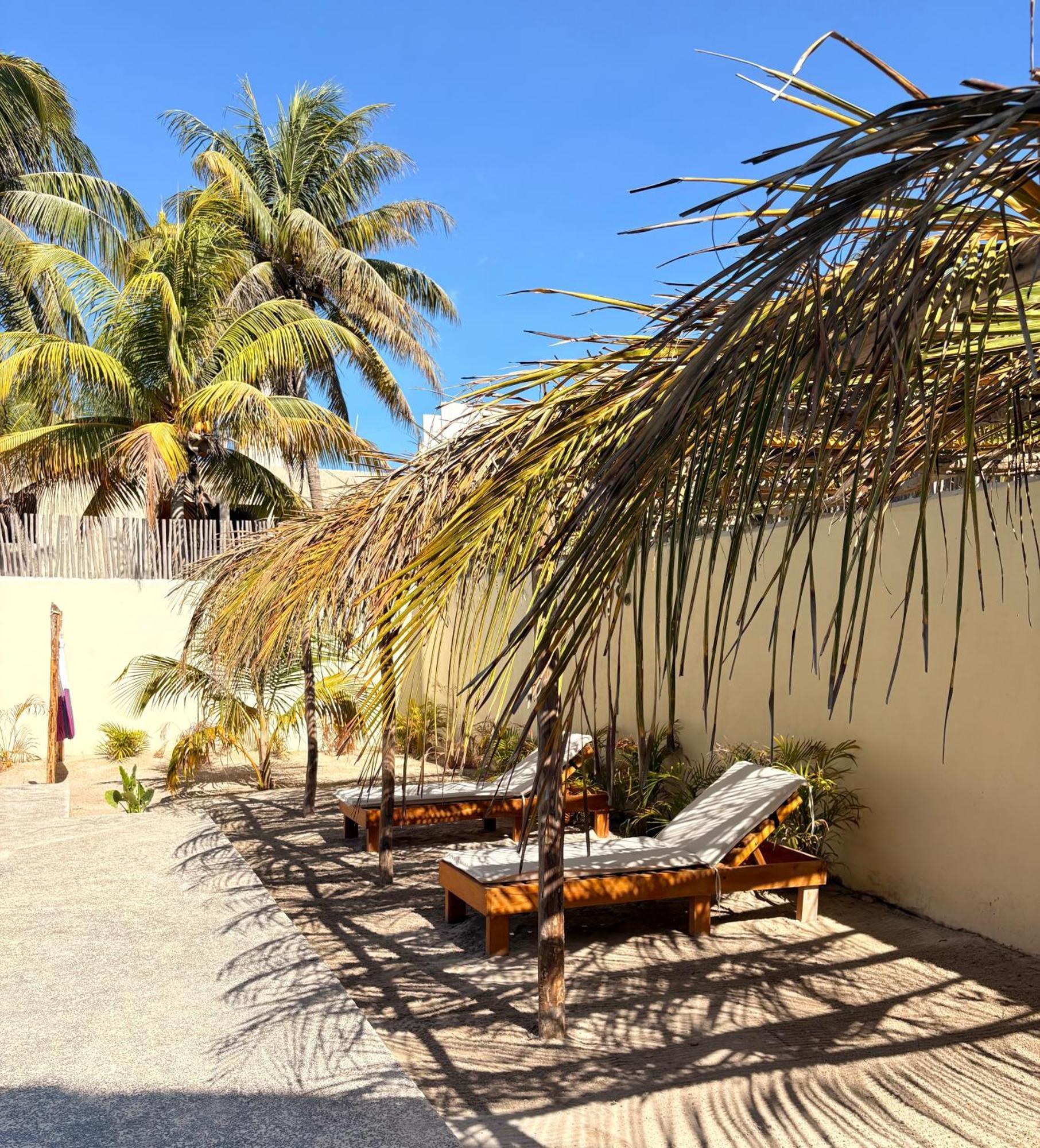 Mexhe Hotel El Cuyo Ngoại thất bức ảnh