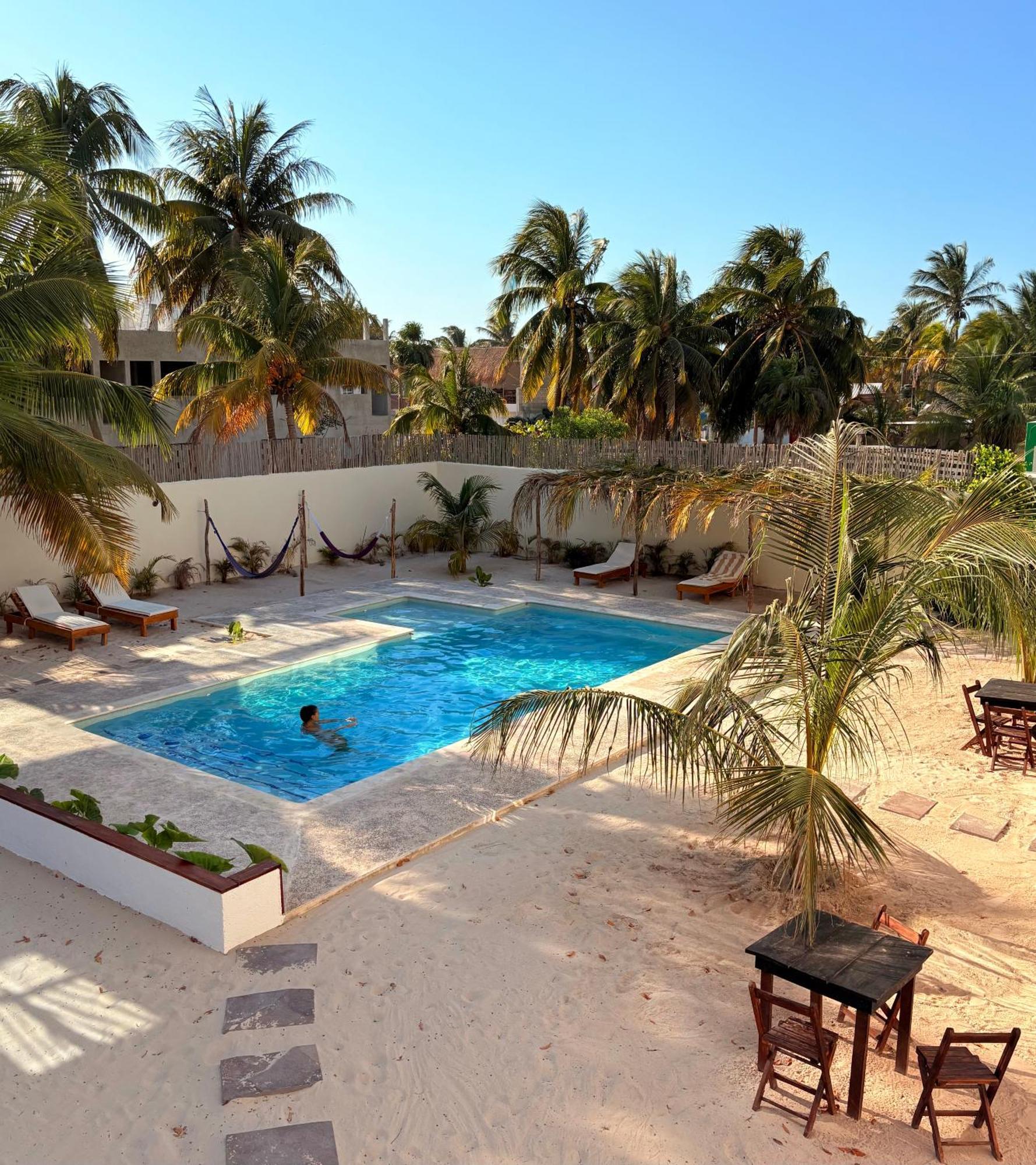 Mexhe Hotel El Cuyo Ngoại thất bức ảnh