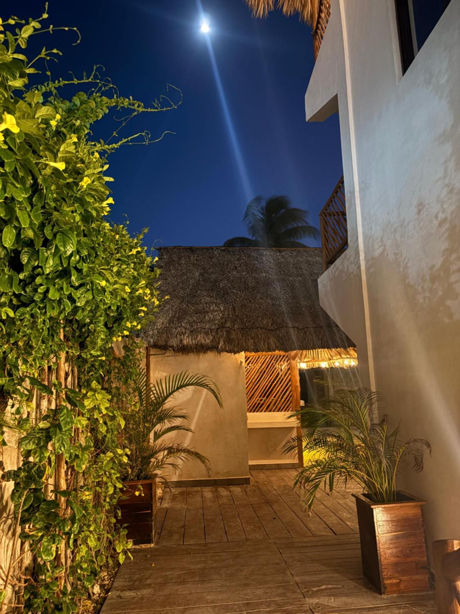 Mexhe Hotel El Cuyo Ngoại thất bức ảnh