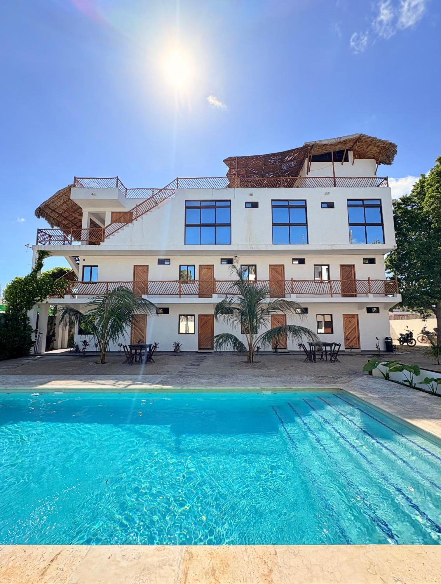 Mexhe Hotel El Cuyo Ngoại thất bức ảnh